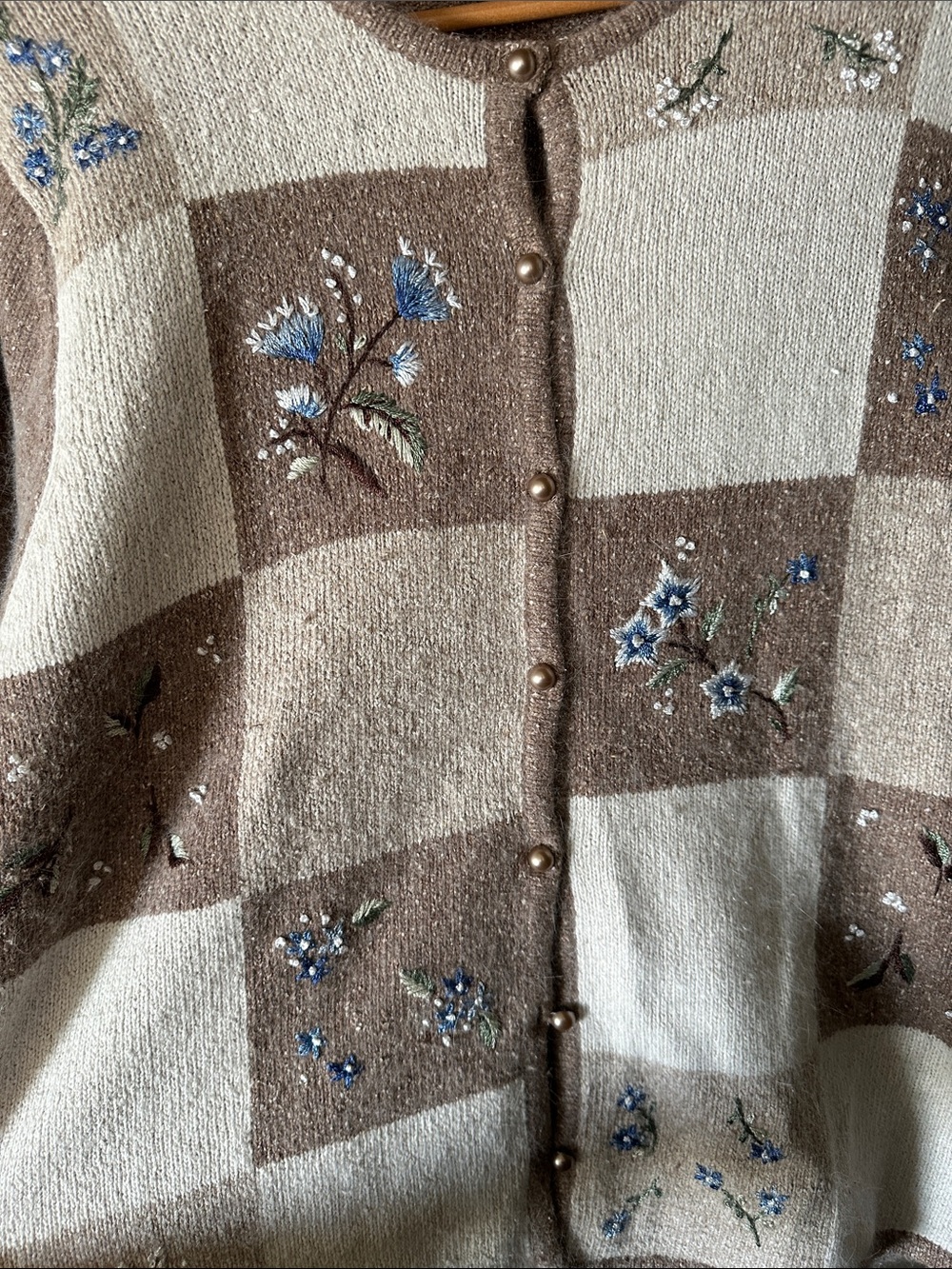 Dressbarn Cream and Brown Embroidered Button-Up Sweater Size 1X - Picture 4 of 6